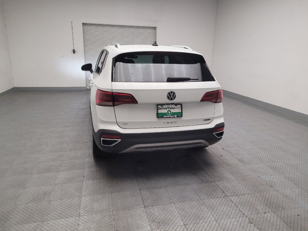 Used 2023 Volkswagen Taos SE w/ Panoramic Sunroof Package AWD/4WD image 6