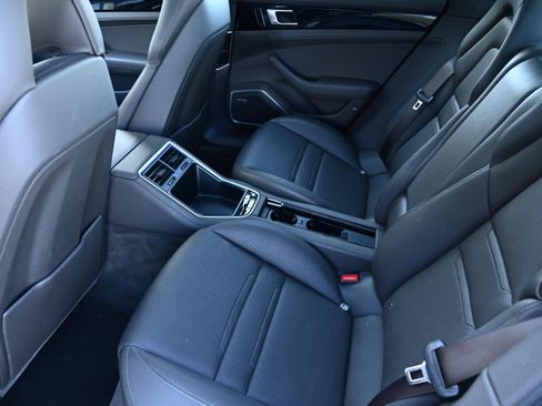 Used 2020 Porsche Panamera 4 image 8