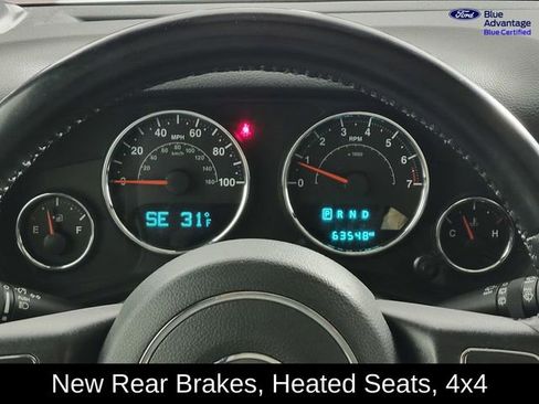 Used 2017 Jeep Wrangler Sahara w/ Connectivity Group AWD/4WD image 28