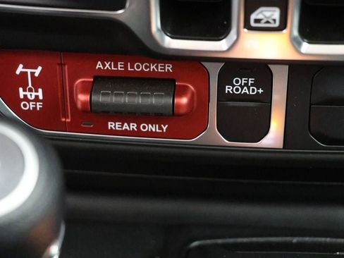 Used 2025 Jeep Gladiator Willys image 27