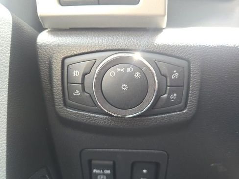 Used 2019 Ford F150 Lariat w/ Equipment Group 502A Luxury image 11