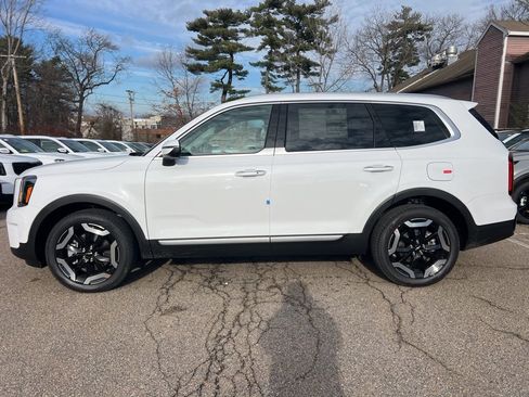 New 2025 Kia Telluride S image 2