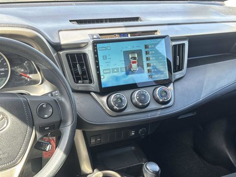 Used 2014 Toyota RAV4 LE image 11