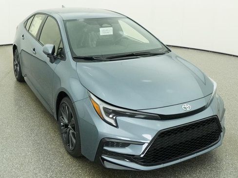 Used 2026 Toyota Corolla SE w/ SE Premium Package FWD image 40