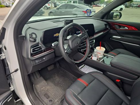 Used 2024 Chevrolet Traverse RS w/ LPO, Floor Liner Package FWD image 12