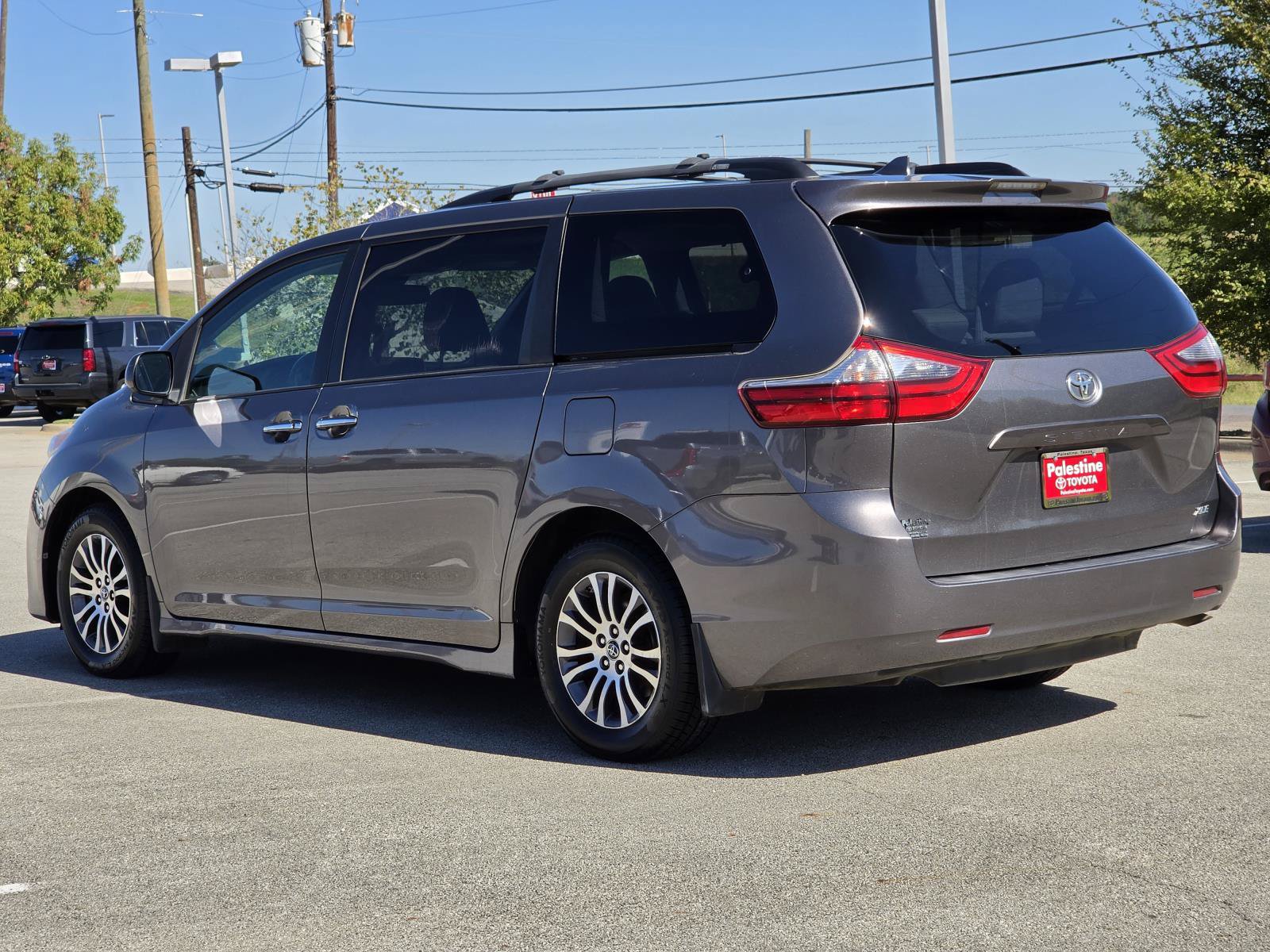 Used 2020 Toyota Sienna XLE FWD image 7