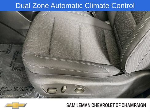 Used 2025 Chevrolet Traverse LT FWD image 19