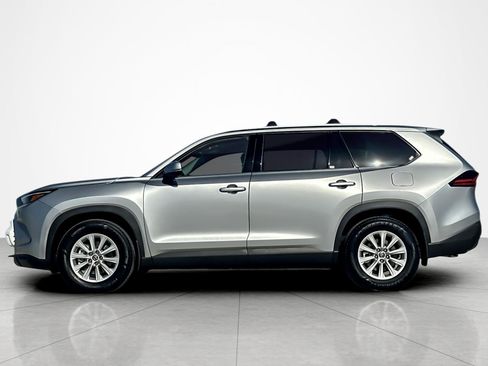 Certified 2026 Toyota Grand Highlander FWD image 2