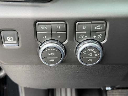 New 2026 GMC Sierra 2500 AT4 w/ AT4 Preferred Package AWD/4WD image 28