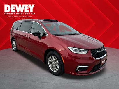 New 2026 Chrysler Pacifica Select