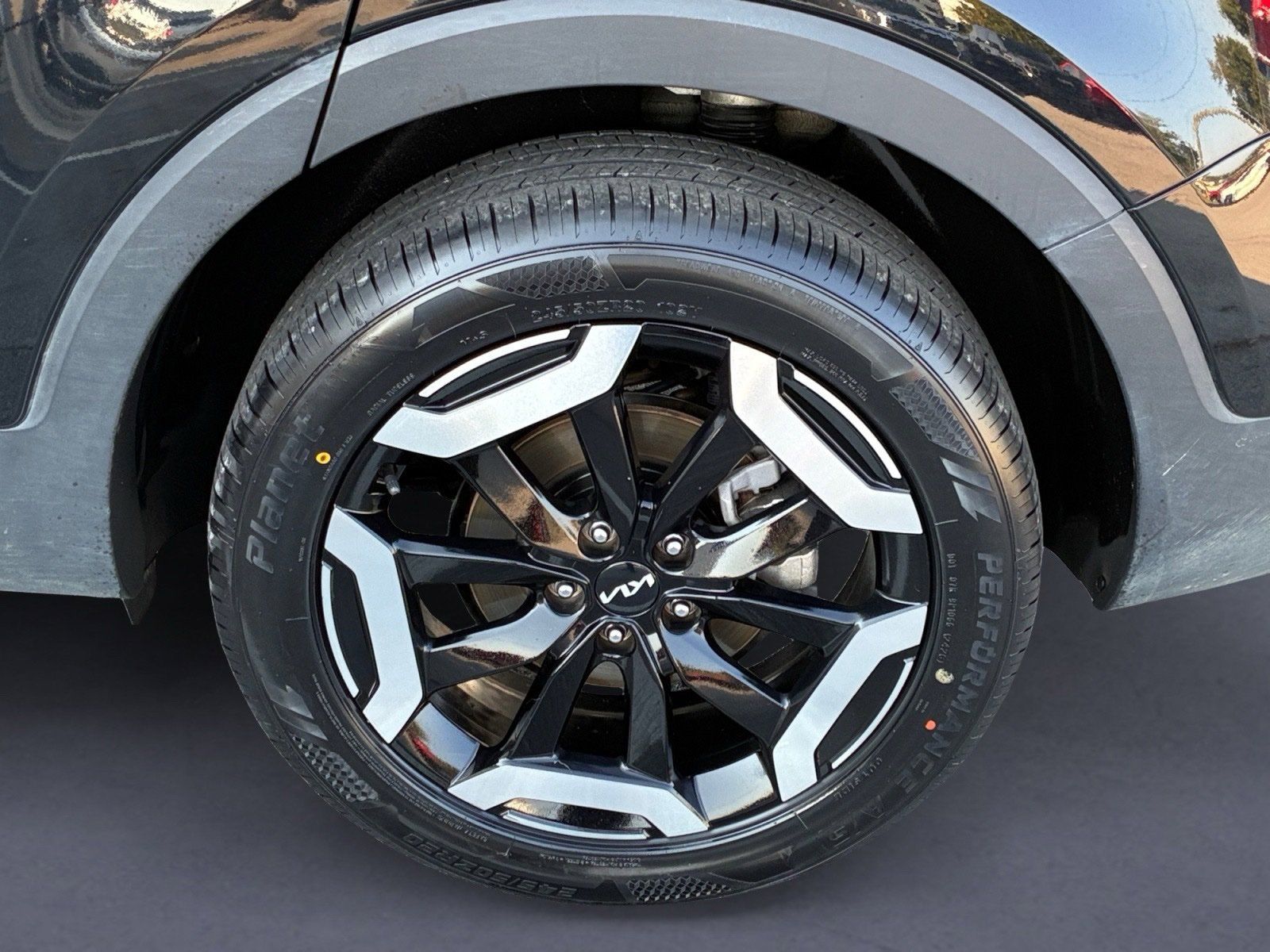 Used 2025 Kia Telluride S FWD image 9