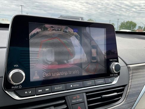 Used 2019 Nissan Altima 2.0 Edition One FWD image 30