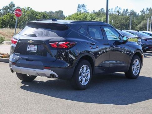 Used 2021 Chevrolet Blazer LT FWD image 5