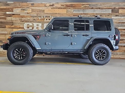 Used 2024 Jeep Wrangler Unlimited Rubicon image 17