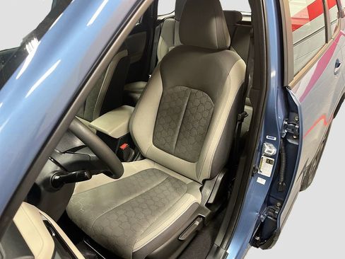 Used 2025 Subaru Forester AWD/4WD image 18