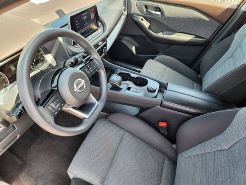 Used 2023 Nissan Rogue SV AWD/4WD image 10