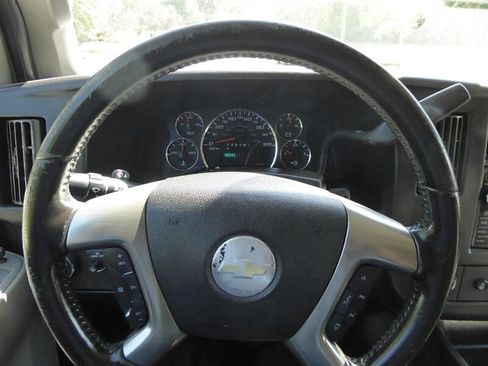 Used 2018 Chevrolet Express 3500 LS image 11