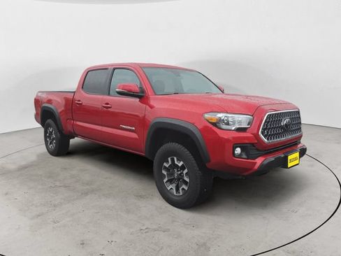 Used 2019 Toyota Tacoma TRD Off-Road AWD/4WD image 3