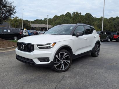 Used 2021 Volvo XC40 T4 R-Design w/ Climate Package