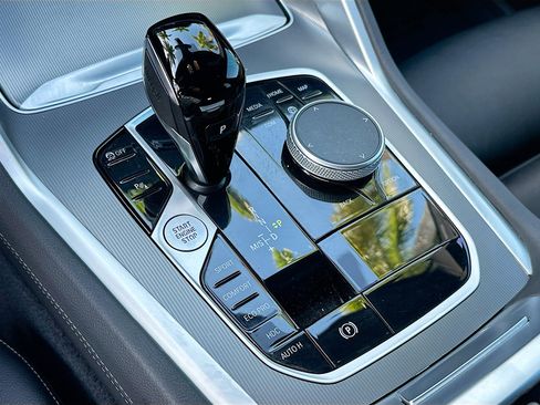 Certified 2022 BMW X6 xDrive40i w/ Premium Package image 17