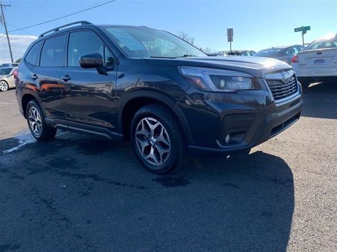 Used 2021 Subaru Forester Premium image 4