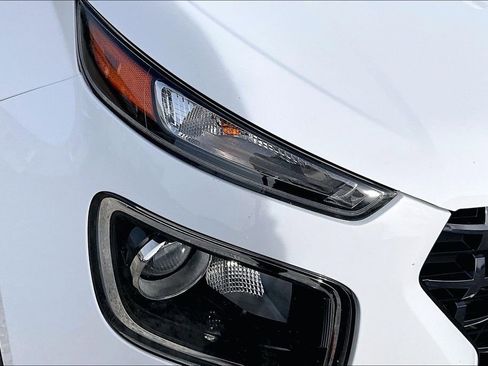 Used 2025 Hyundai Venue SEL FWD image 25