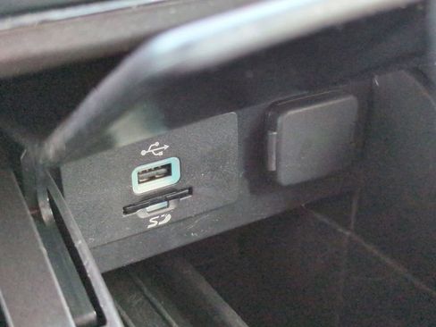 Used 2016 Ford Explorer Limited image 30