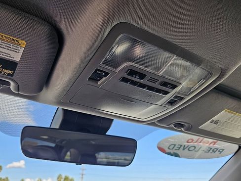 Used 2018 Toyota Highlander XLE image 28