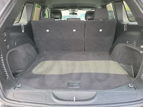 Used 2018 Jeep Grand Cherokee Laredo RWD image 16