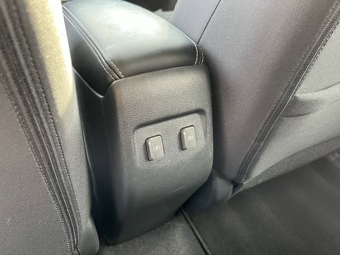 Used 2024 Nissan Kicks SR image 12