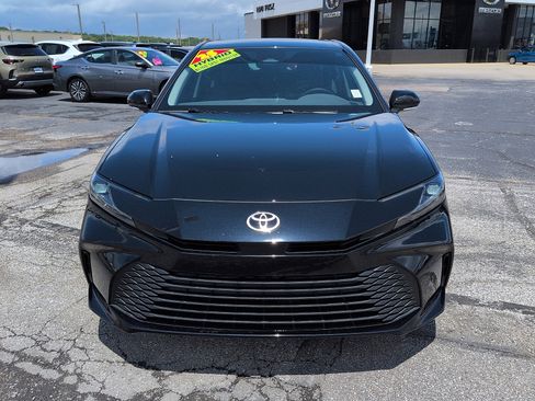 Used 2025 Toyota Camry LE w/ Convenience Package FWD image 3