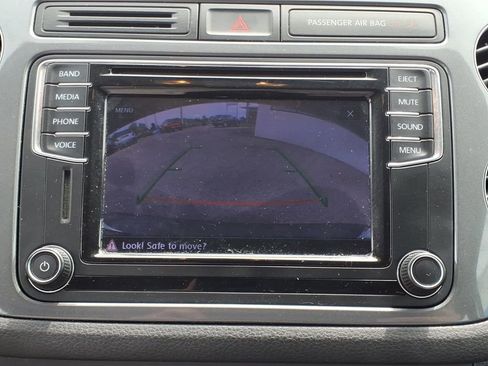 Used 2017 Volkswagen Tiguan S FWD image 11