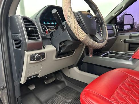 Used 2022 Ford F250 XLT w/ Black Appearance Package image 16