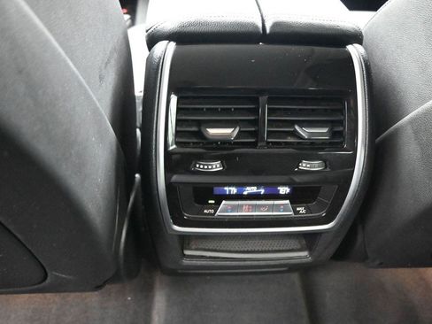 Used 2022 BMW X7 xDrive40i w/ Parking Assistance Package AWD/4WD image 13