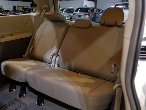 Used 2016 Toyota Sienna XLE w/ XLE Navigation Package FWD image 49