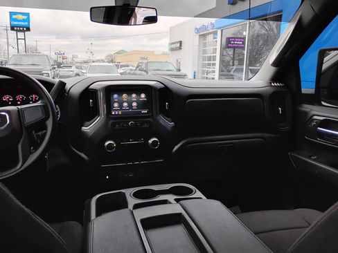 Used 2023 GMC Sierra 2500 Pro w/ Fleet Convenience Package image 5