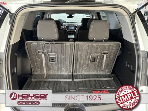 Used 2022 GMC Acadia SLE w/ LPO, Floor Liner Package AWD/4WD image 38