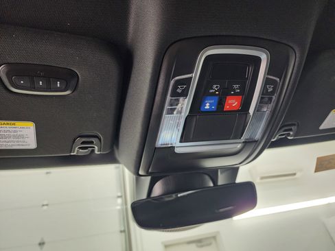 Used 2024 RAM 1500 Laramie image 12