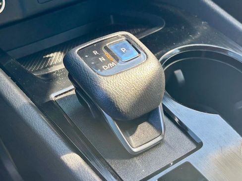 Used 2021 Nissan Rogue SV AWD/4WD image 21