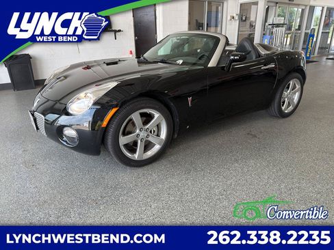Used 2008 Pontiac Solstice Convertible w/ Premium Package RWD image 1