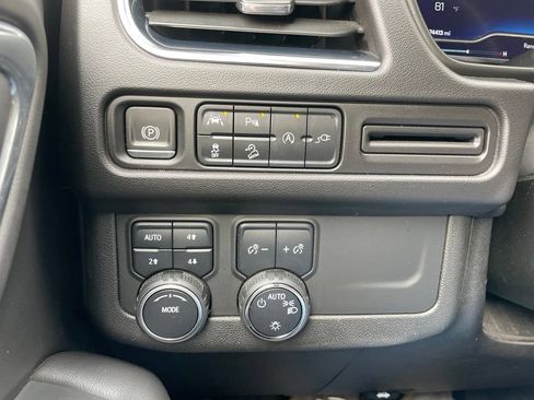 Used 2022 Chevrolet Tahoe Premier AWD/4WD image 36