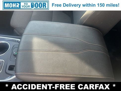 Used 2018 Chevrolet Traverse LT image 24