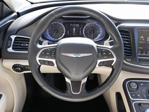 Used 2017 Chrysler 200 Limited Platinum w/ Comfort & Convenience Group image 14