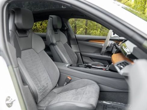 Used 2022 Audi e-tron GT Premium Plus AWD/4WD image 43