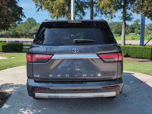 Used 2023 Toyota Sequoia Capstone AWD/4WD image 9