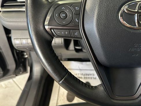 Used 2021 Toyota Camry SE FWD image 11
