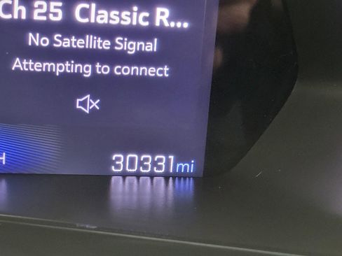 Used 2024 Chevrolet Colorado LT w/ LT Convenience Package II image 2