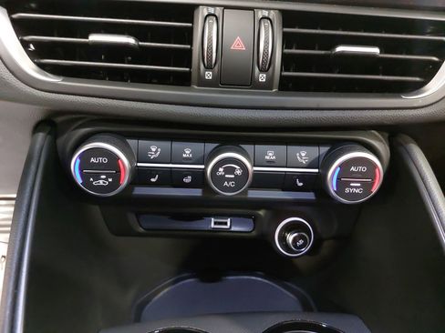 New 2025 Alfa Romeo Giulia w/ Veloce Package AWD image 23