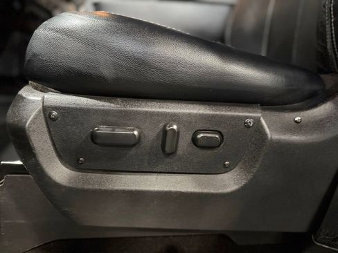 Used 2016 Ford F250 Lariat w/ Chrome Package image 19