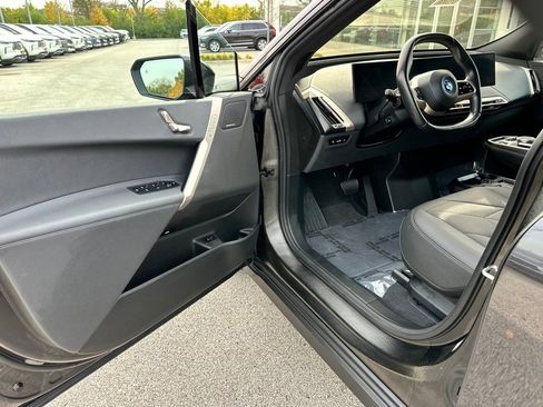 Used 2024 BMW iX xDrive50 image 17